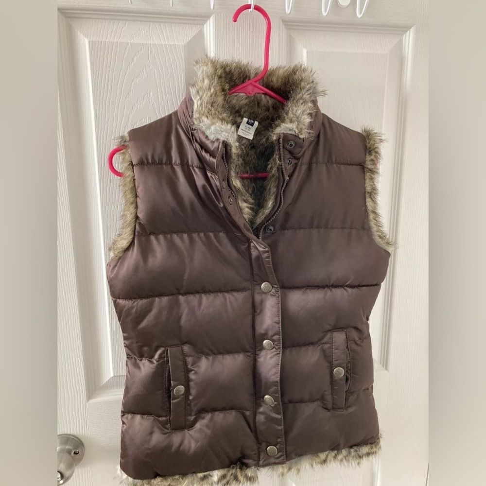 Gap Kids Reversible Faux Fur Vest Jacket (XL/XXL, 12-16), Petite Women’s XS